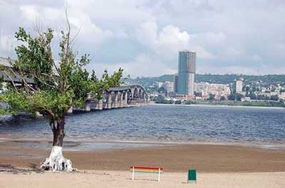 Открытие городского пляжа вновь перенесли