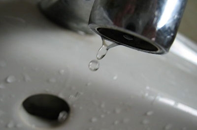Без воды остались детские сады, поликлиника и жилые дома