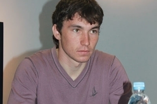 Александр Логинов выиграл масс-старт чемпионата в Тюмени