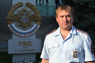Участковый спас пожилую женщину от сына-дебошира
