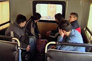 Судебные приставы отправили поездом за пределы страны шестерых нелегалов