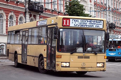 На Московской из-за резкого торможения 11-го автобуса пострадала женщина