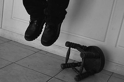 За сутки повесились двое мужчин