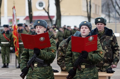 "Взгляд-онлайн". Кто и как будет учить российскую молодежь патриотизму?