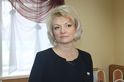 Марина Епифанова: "Кто виноват, что деньги берут?!"