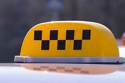 Таксист помог вору отбуксировать похищенный автомобиль
