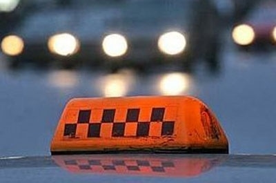 Таксист заподозрен в краже сотового телефона клиента