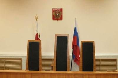 Дело наркополицейских. Судья потребовал от потерпевшего "большей убедительности"