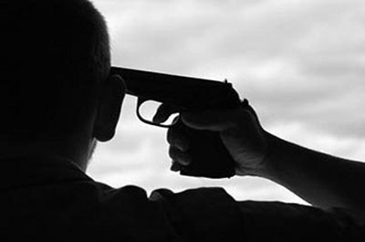 Гражданин застрелился в своем автомобиле