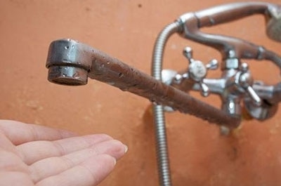 В центре Саратова до вечера отключили питьевую воду
