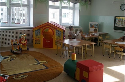 Министра промышленности попросили устроить ребенка в детский сад