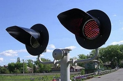 В Энгельсском районе закрывают железнодорожный переезд