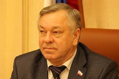 Вице-спикер облдумы "забыл" отчество зампрокурора региона