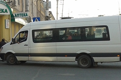 Иномарка врезалась в маршрутку. Пострадал ребенок