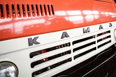 Мужчину задавило кабиной "КамАЗа"