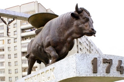 В Энгельсе маршрутка сбила женщину с ребенком