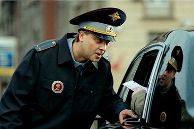 В области двое мужчин задержаны за попытки дачи взяток сотрудникам ГИБДД