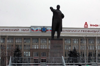 На Театральной площади появится парковка для 300 автомобилей