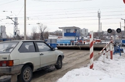 В Заводском районе на ночь закроют железнодорожный переезд
