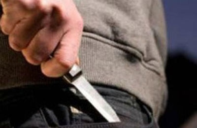 Саратовец ударил ножом сотрудника полиции