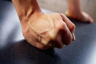 Женщина лишилась зрения после избиения пьяным сыном