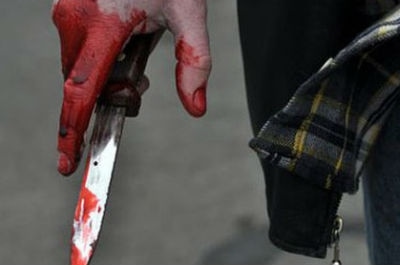 Парень из ревности несколько раз ударил ножом собутыльника