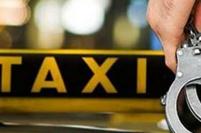 Мужчина попал в аварию на угнанном такси