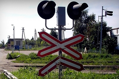 В Заводском районе временно закроют железнодорожный переезд