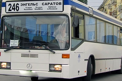 Мужчина упал в автобусе и повредил голову