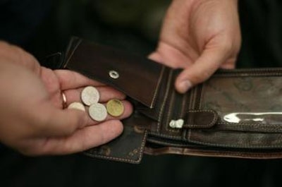Реальная зарплата россиян снизилась на 9%