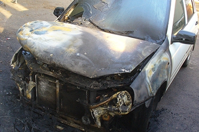 В центре Саратова пожарные тушили отечественное авто