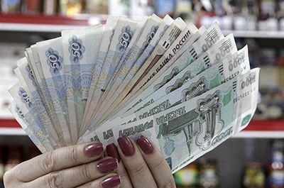 Расходы россиян впервые за 18 лет превысили доходы