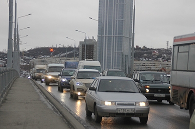 В аварии на мосту через Волгу пострадали три женщины