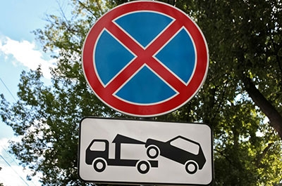 На улице Орджоникидзе запретят стоянку автотранспорта