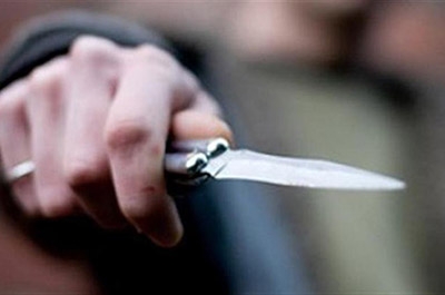 Грабитель в лифте угрожал ножом 10-летнему ребенку