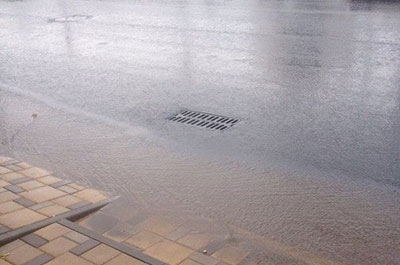 Ливень в Саратове. В "Водосток" поступило восемь заявок от горожан