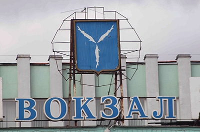 В кассовом зале железнодорожного вокзала умерла женщина
