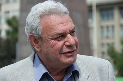 Сити-менеджер Саратова поздравил Леонида Писного с днем рождения