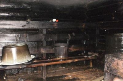 Шесть пожарных за пять минут потушили баню в Аркадаке