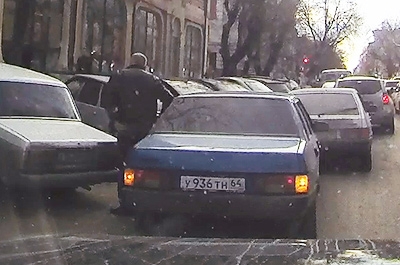 Саратовцы просят привлечь к ответственности "автомобильного эгоиста"
