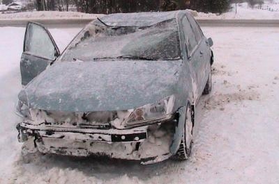 В вылетевшем в кювет "Mitsubishi" пострадали четыре человека