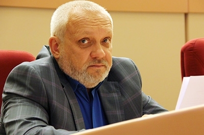 Олег Подборонов вызвал поставщиков школьного питания на теледебаты