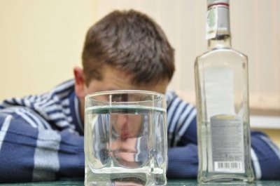 Минимальная цена бутылки водки повысится на 15 рублей