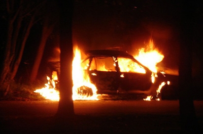 Ночью в Саратове горели две иномарки