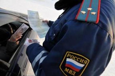 Инспекторы ДПС получили взятку от автомобилиста