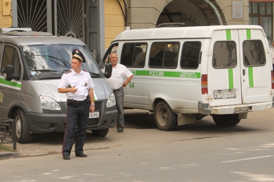 УФССП выявило в своих рядах двух коррупционеров