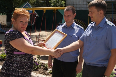 Полицейских поблагодарили за спасение детей на пожаре