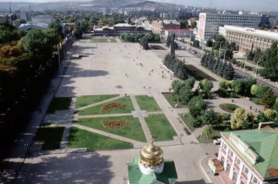 Три района презентуют себя на Театральной площади