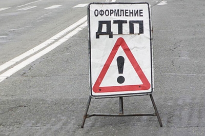 Под Татищевом "Ауди" врезалась в авто полицейского