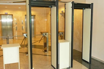 Центр национальных культур покупает металлодетекторы